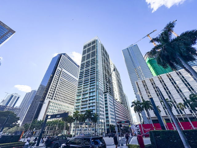 500 Brickell Avenue  photo 2